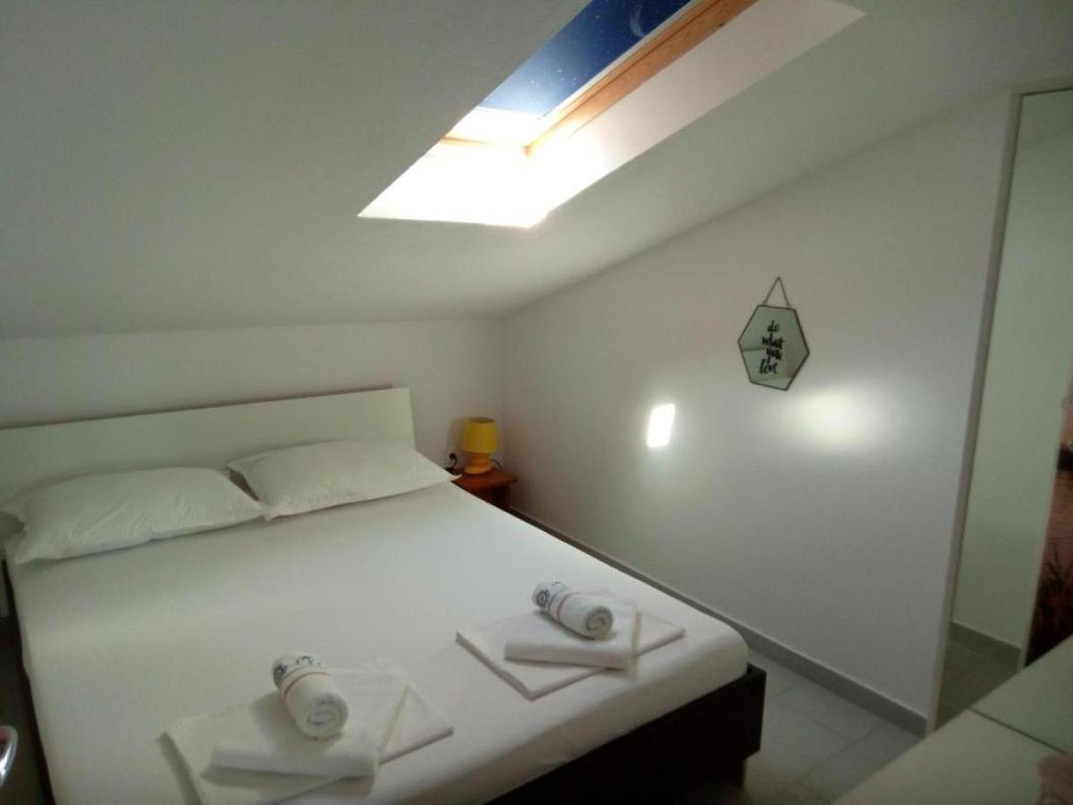 Apartman Sutalo Komarna Exterior foto