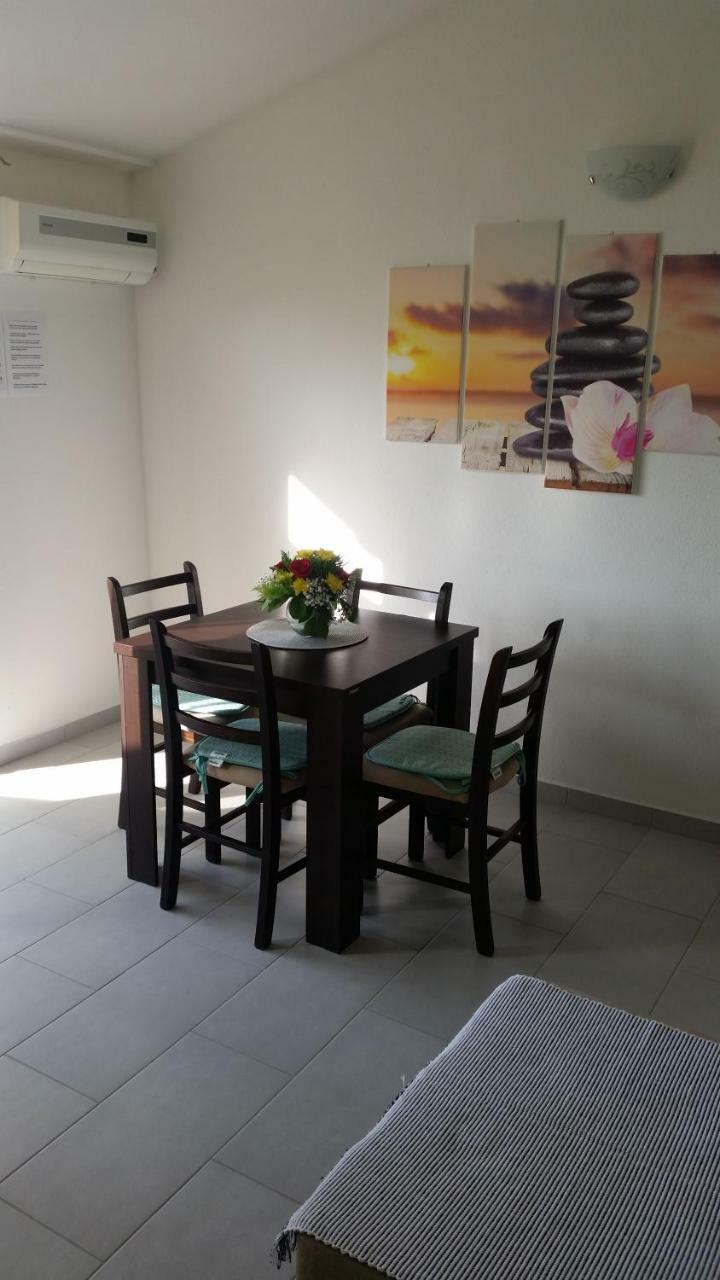 Apartman Sutalo Komarna Exterior foto